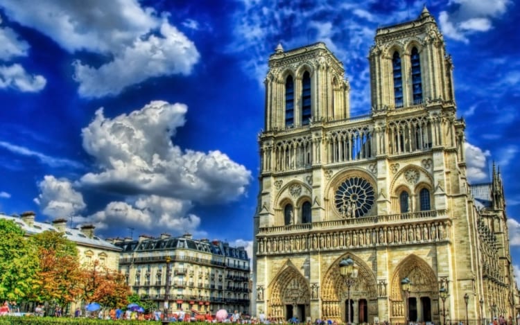 Nhà thờ Đức bà Paris - với lối kiến trúc Gothic độc đáo