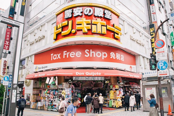 Bạn sẽ có cơ hội miễn thuế khi mua hàng tại những nơi có biển “Tax Free”