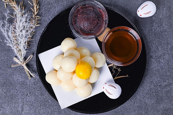 Bánh Tsukimi - dango trở thành món bánh không thể thiếu trong dịp này