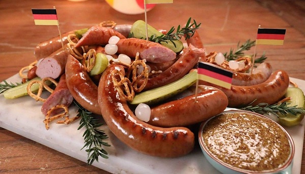 Xúc xích Đức - món ăn phổ biến ở mọi quốc gia 