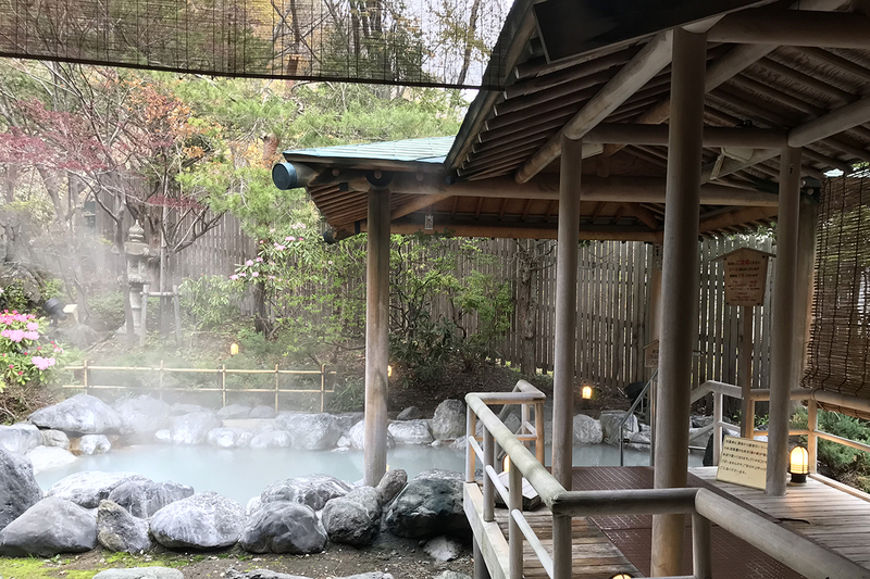 noboribetsu onsen là khu tắm onsen khoáng nóng đa dạng thành phần