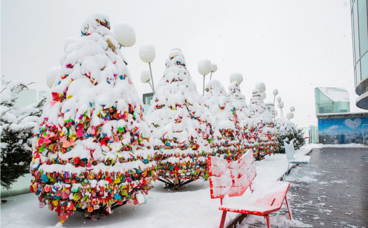 Mùa đông, Tháp Namsan thường đầy những dây móc khóa tình yêu tạo nên cảnh quan lãng mạn ở Seoul.