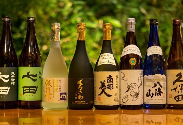 Rượu Sake - loại đồ uống được chưng cất cơ bản từ gạo và nước