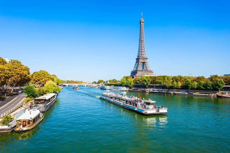  Tháp Eiffel - Biểu tượng độc đáo, đẹp đẽ của Paris.