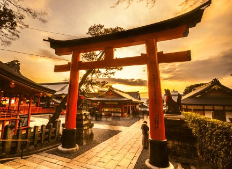 Những cổng Torii được đặt tại Nhật Bản là dấu hiệu chỉ lối vào những nơi linh thiêng