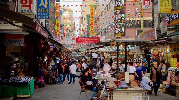 Du khách có thể tha hồ mua sắm tại chợ Namdaemun với giá cực hời