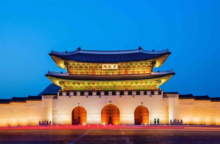Cung điện Gyeongbokgung với kiến trúc cổ điển đầy tráng lệ