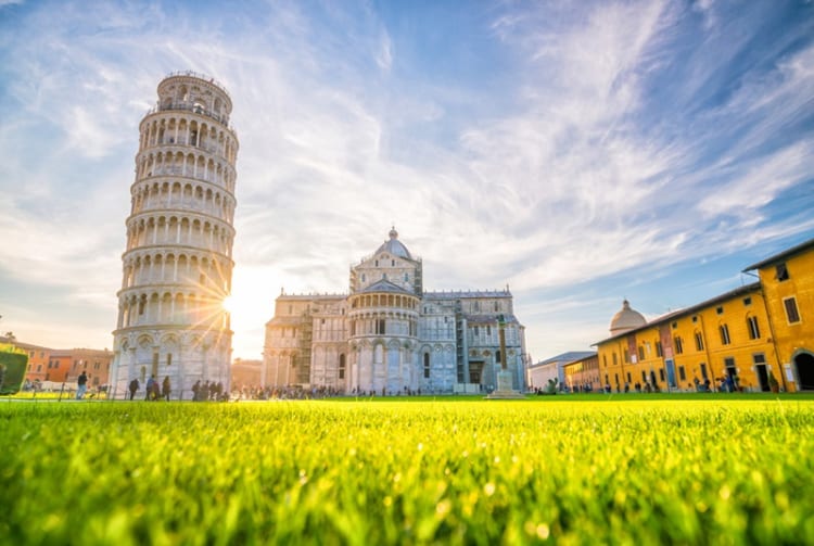 Du khách có thể đến Ý bất kỳ lúc nào để tham quan tháp Pisa vì thời tiết ở đây khá dễ chịu