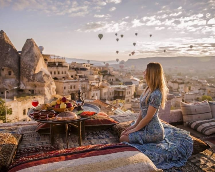 Thời điểm lý tưởng đến tham quan Cappadocia là vào mùa xuân hoặc mùa thu