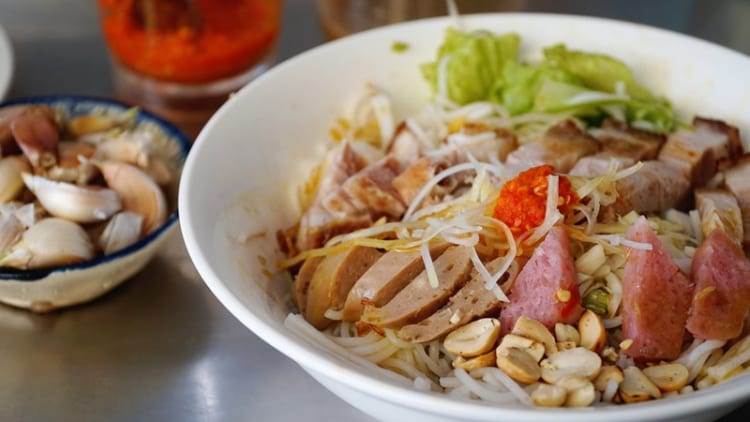Hương vị khó quên của món bún mắm nêm làm cho thực khách lưu luyến mãi