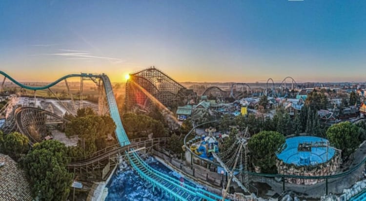 Europa-Park với vô số trò chơi phù hợp với mọi độ tuổi