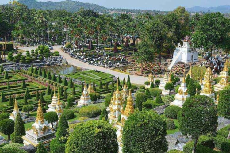 Khu vườn kiểu Pháp đầy nên thơ đầy xanh mát 