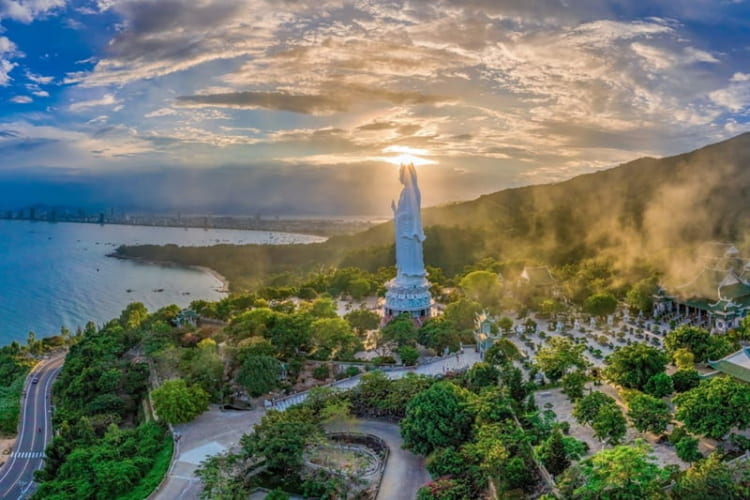 Hành trình tìm về chốn thanh tịnh tại chùa Linh Ứng 