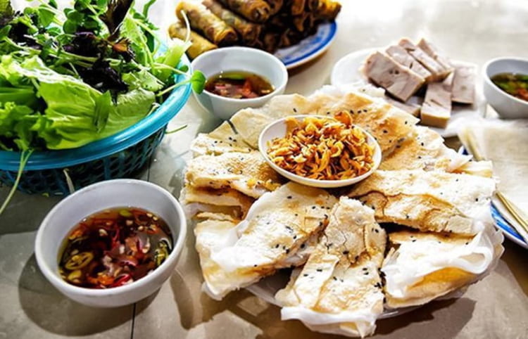 Bánh tráng đập - món ăn tuy đơn giản nhưng lại cuốn hút vô cùng 