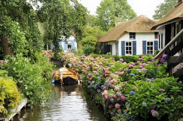 Làng cổ Giethoorn - điểm đến lý tưởng cho những ai yêu thích sự yên tĩnh