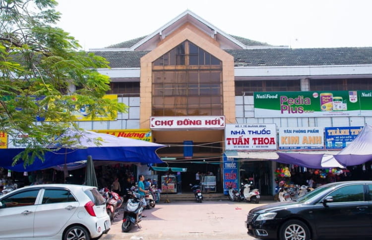 Chợ Đồng Hới ẩn chứa nhiều điều mới lạ chờ du khách đến khám phá 