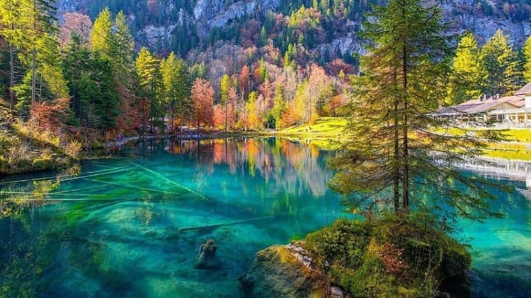 Hồ Blausee với làn nước trong xanh đầy thu hút