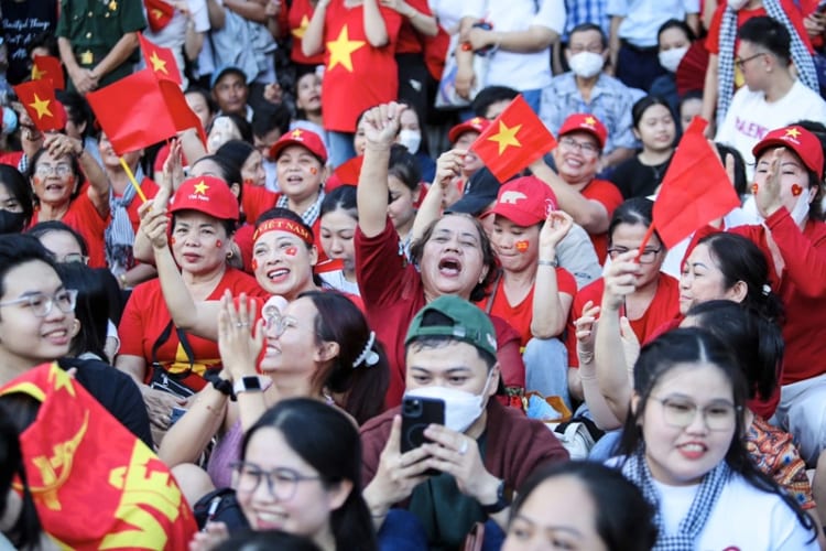 Bạn nên chuẩn bị các vật dụng cần thiết để tận hưởng trọn vẹn buổi diễu binh, diễu hành