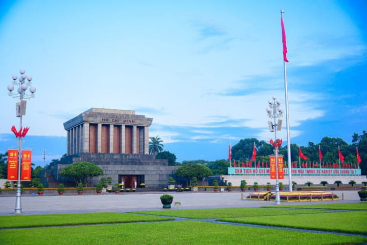 Quảng trường Ba Đình nơi diễn ra những sự kiện trọng đại của đất nước