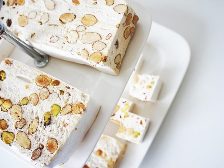 Kẹo Nougat dẻo mềm, với hương vị ngọt dịu