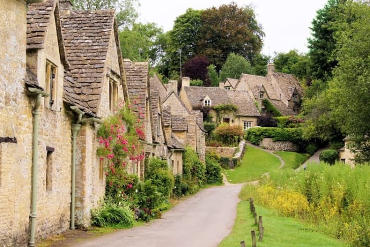 Vẻ đẹp vượt thời gian tại Bibury làm ai ai cũng lưu luyến mãi