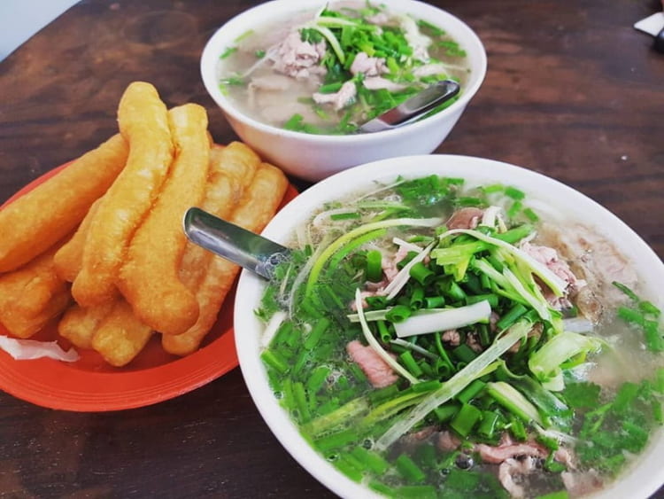 Phở món ăn ai ai cũng một lần muốn thử khi đến Hà Nội 
