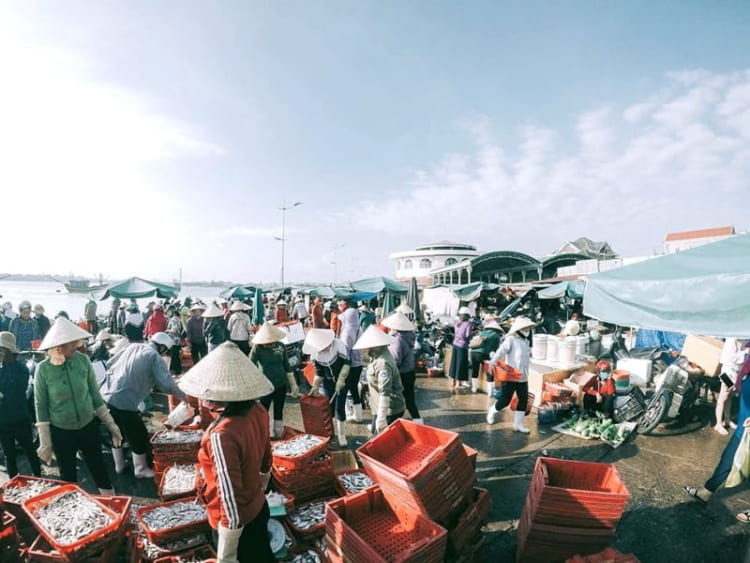 Những bí kíp để tham quan chợ Đồng Hới trọn vẹn 