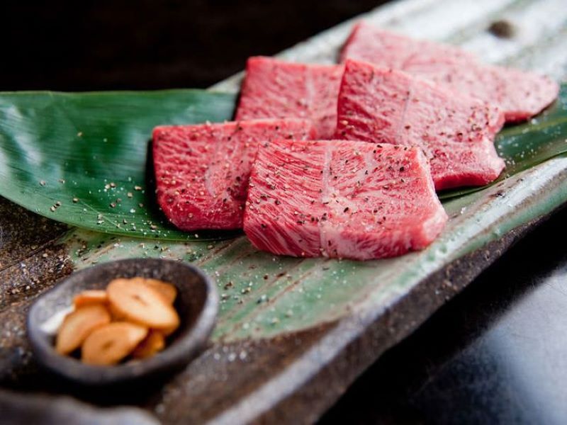 bò kobe nhật bản với thớ thịt vân mỡ cẩm thạch đẹp mắt bò kobe nhật bản với thớ thịt vân mỡ cẩm thạch đẹp mắt