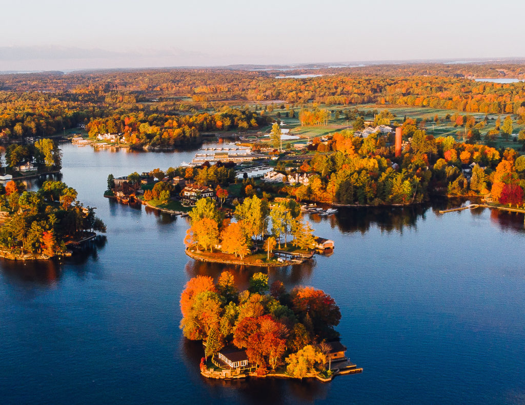 CANADA MÙA THU 11N10Đ | NIAGARA FALLS – TORONTO – OTTAWA – MONTREAL – QUEBEC – VANCOUVER – VICTORIA – WHISTLER – SQUAMISH