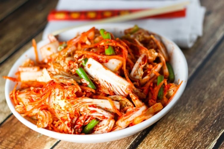 Kim chi được xem là món banchan không thể thiếu trong các bữa ăn Hàn Quốc 