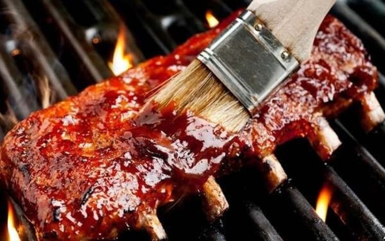 Những bếp than hồng rực lửa không thể thiếu trong ngày này 