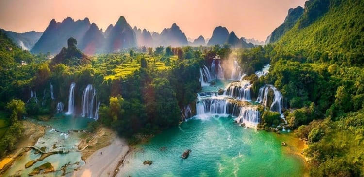 Vẻ đẹp hùng vĩ tại Thác Bản Giốc không thể bỏ lỡ 