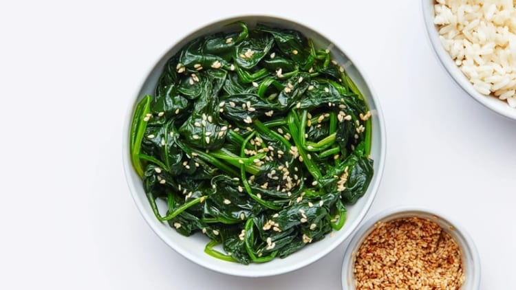 Món rau trộn Namul thanh mát giúp cân bằng lại hương vị khi ăn
