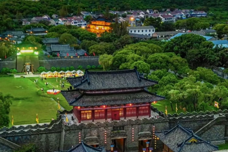 Phim trường Vô Tích đầy sống động thu hút du khách đến tham quan