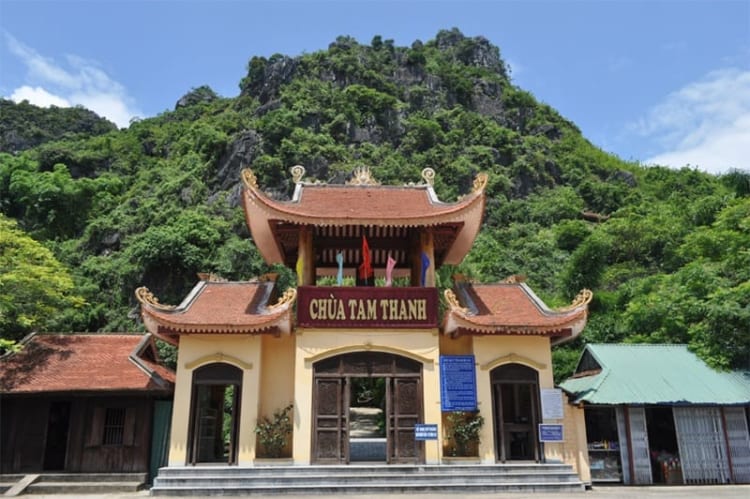 Chùa Tam Thanh điểm đến tâm linh thu hút khách du lịch đến tham quan