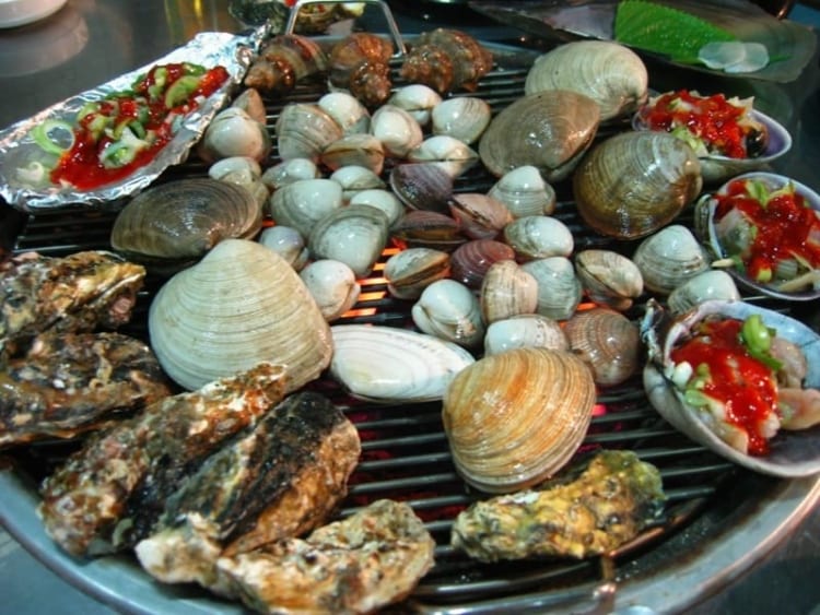 Đừng quên thưởng thức hải sản nướng tươi ngon