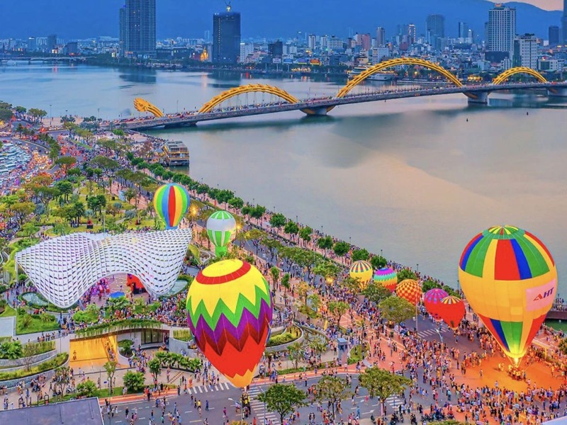 đà nẵng là địa điểm du lịch 30/4 miền trung với biển mỹ khê và bà nà hills