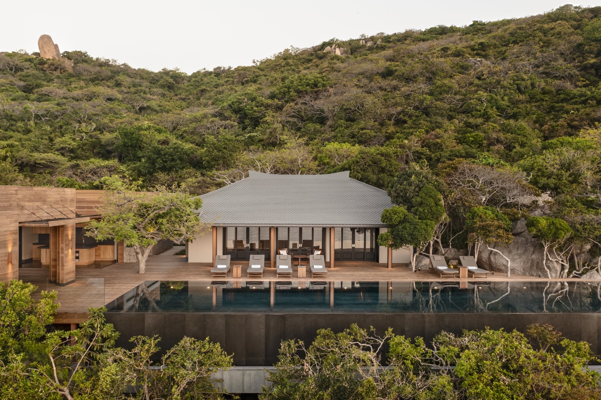 NINH THUẬN 3N2Đ | NGHĨ DƯỠNG TẠI “VIÊN NGỌC QUÝ ” AMANOI RESORT
