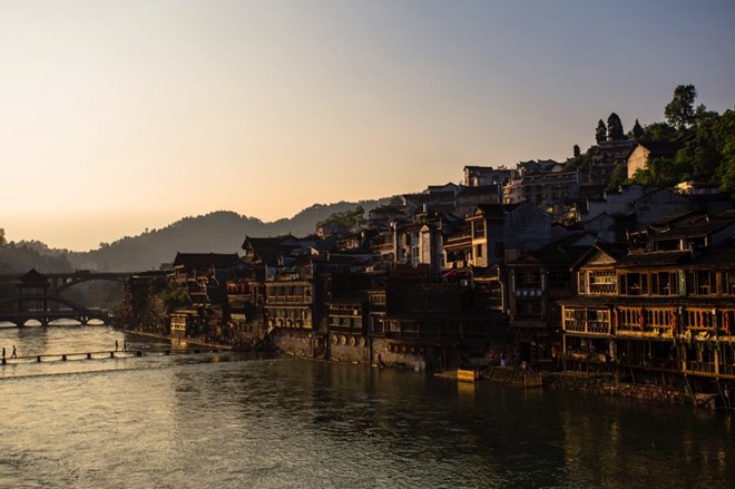 TRUNG QUỐC 6N5Đ | HÀ NỘI – TRƯƠNG GIA GIỚI – PHƯỢNG HOÀNG CỔ TRẤN – THIÊN TỬ SƠN – VŨ LĂNG NGUYÊN – HỒ BẢO PHONG