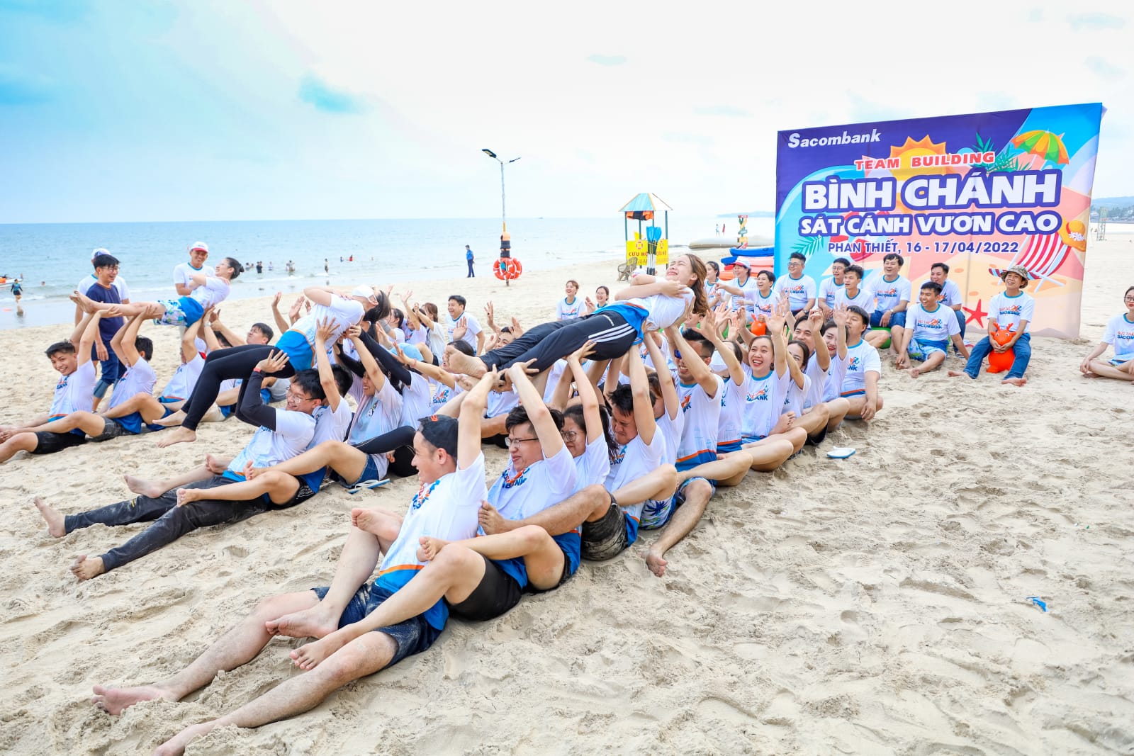 Hoạt động team building của đoàn ngân hàng Sacombank Bình Chánh.